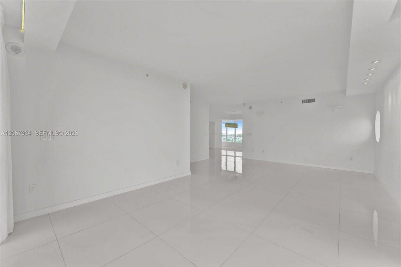 520 West Ave , Unit 2101, Miami Beach, FL 33139 Photo