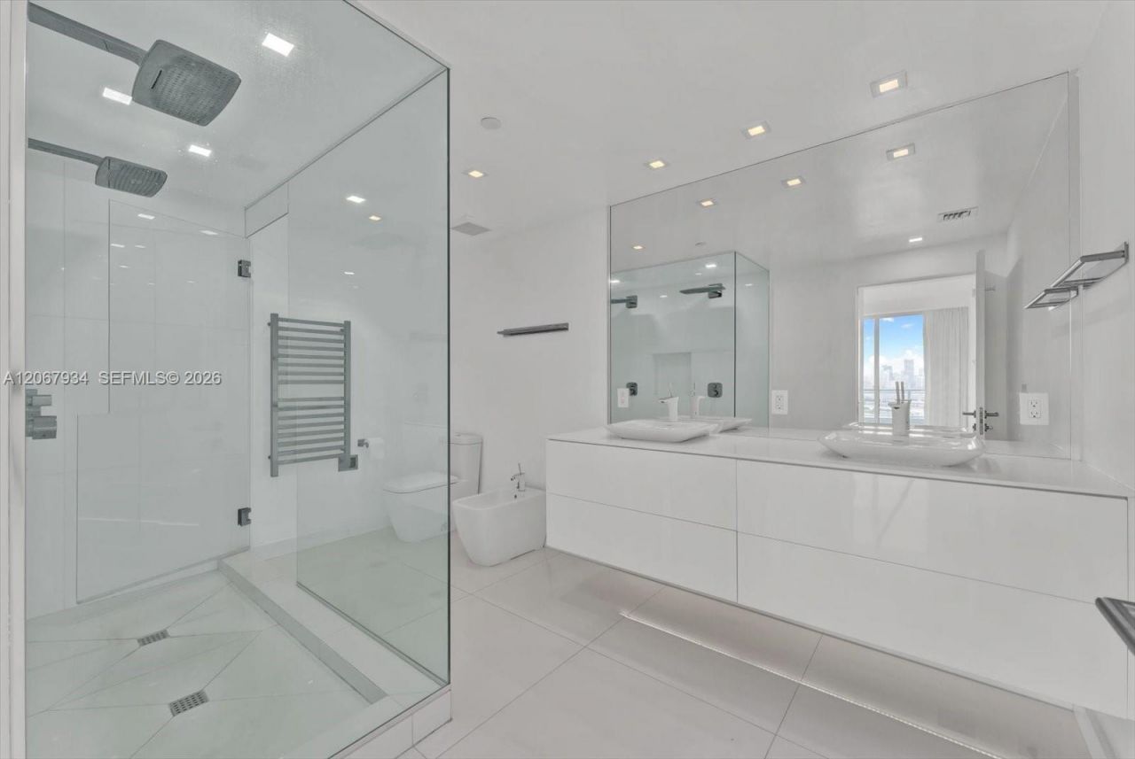 520 West Ave , Unit 2101, Miami Beach, FL 33139 Photo