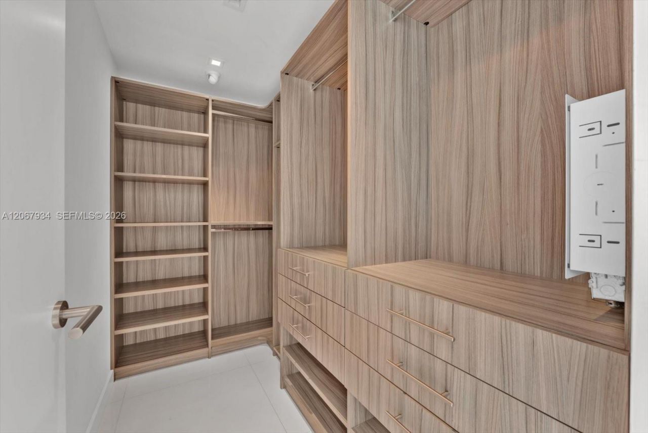 520 West Ave , Unit 2101, Miami Beach, FL 33139 Photo