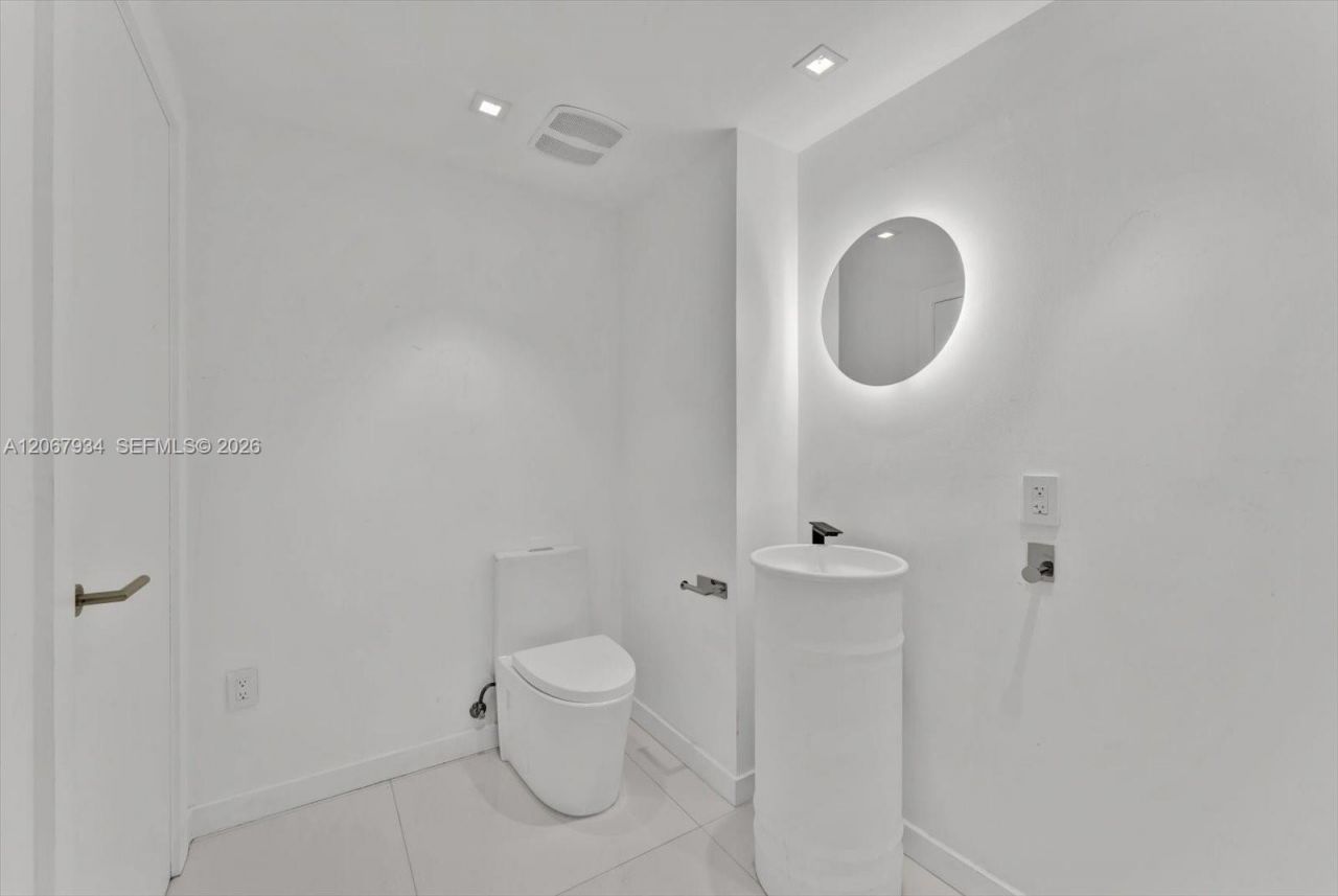 520 West Ave , Unit 2101, Miami Beach, FL 33139 Photo