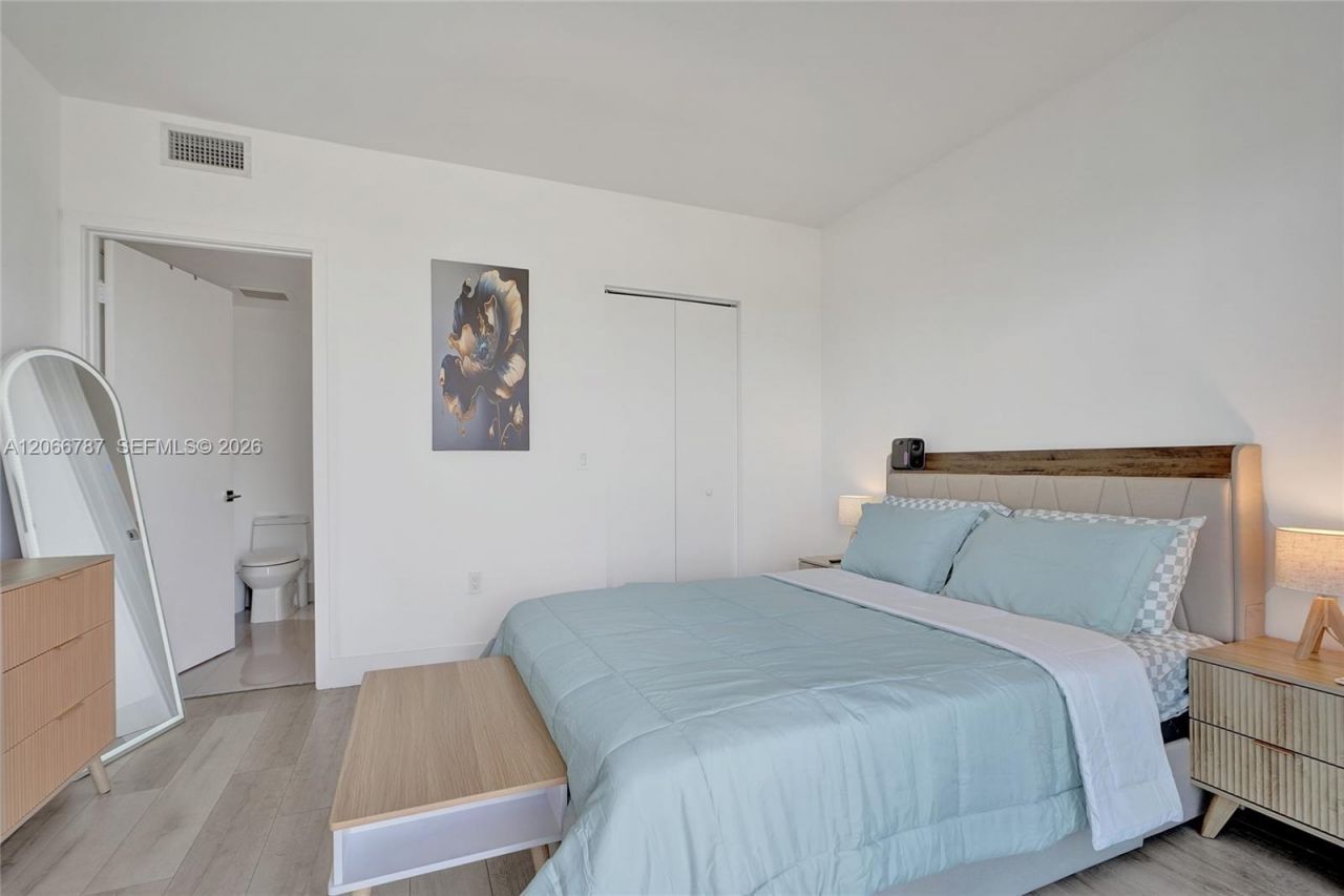 121 NE 34th St , Unit 2310, Miami, FL 33137 Photo