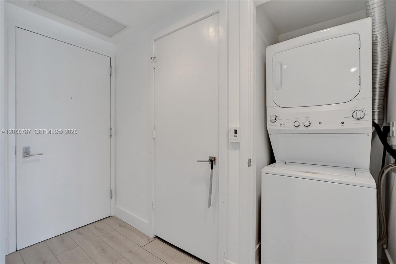 121 NE 34th St , Unit 2310, Miami, FL 33137 Photo
