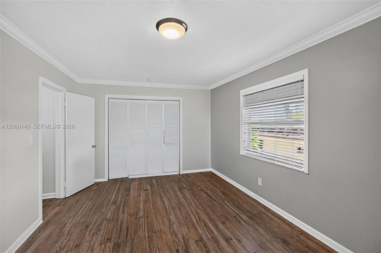 6815 Edgewater Dr , Unit 301, Coral Gables, FL 33133 Photo