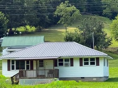 24 Revis Road, West Liberty, KY 41472