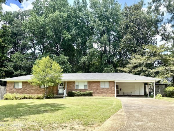 30 Oakhurst Drive, Natchez, MS 39120