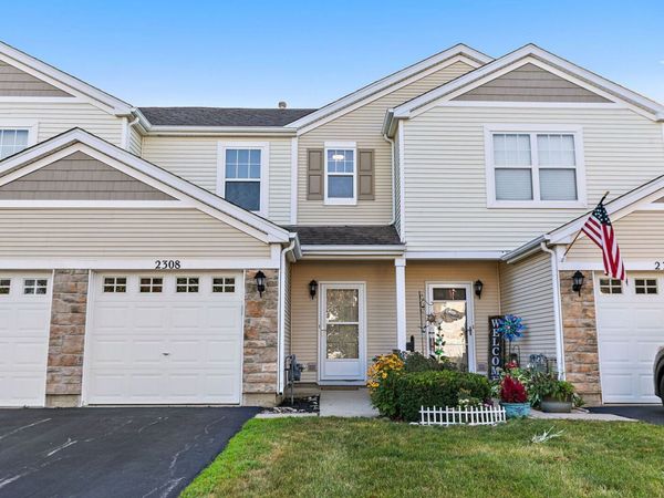 2308 Flagstone Lane, Unit 4, Carpentersville, IL 60110