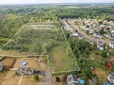 Peregrin Lane, Brewerton, NY 13029