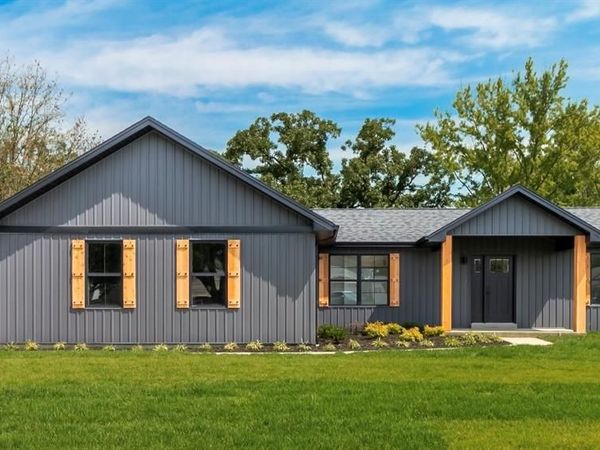10 Pershing Circle , O'Fallon, MO 63366