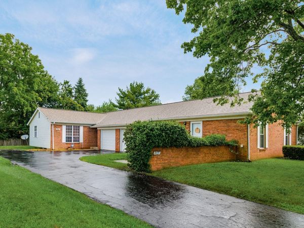 5845-5847 Forest Hills Boulevard, Columbus, OH 43231