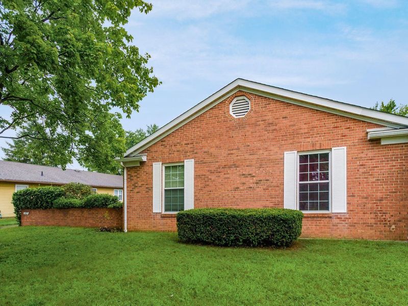5845-5847 Forest Hills Boulevard, Columbus, OH 43231 Photo 12