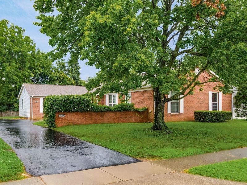 5845-5847 Forest Hills Boulevard, Columbus, OH 43231 Photo 2