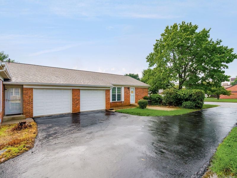 5845-5847 Forest Hills Boulevard, Columbus, OH 43231 Photo 4