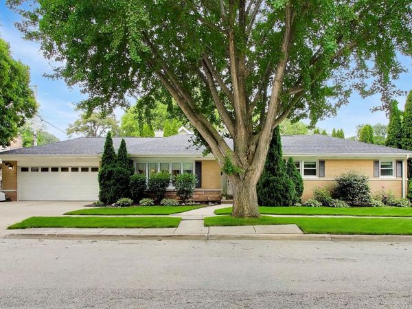 544 Park Plaine Avenue , Park Ridge, IL 60068