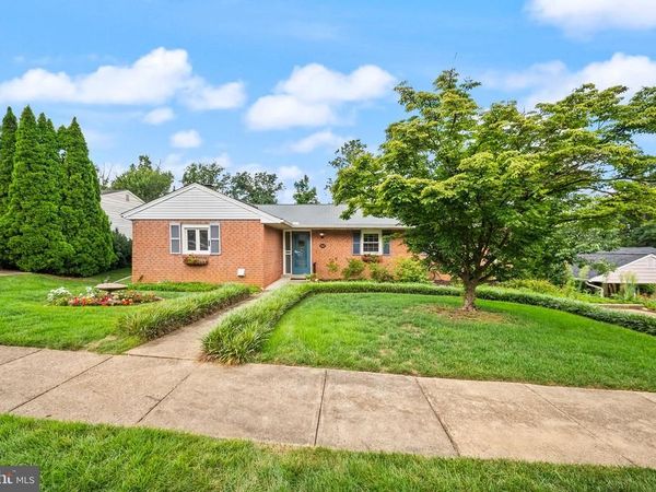 916 N OVERLOOK DRIVE, ALEXANDRIA, VA 22305