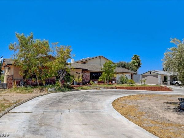 8069 Red Barn Drive, Las Vegas, NV 89123