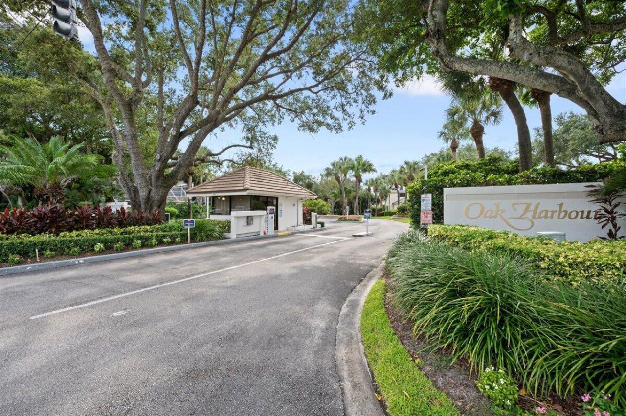 21 Grand Bay Circle, Juno Beach, FL 33408 Photo