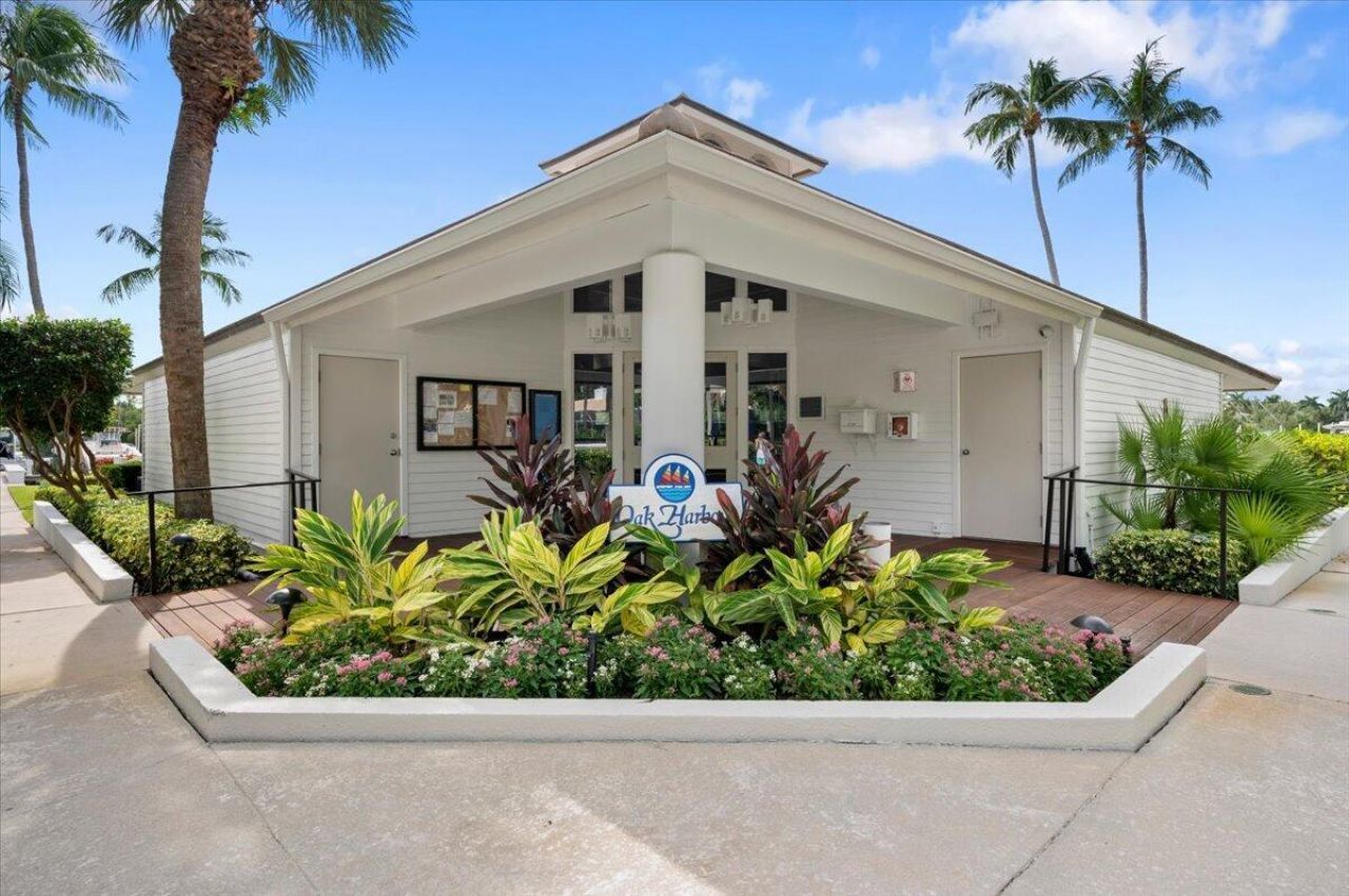 21 Grand Bay Circle, Juno Beach, FL 33408 Photo