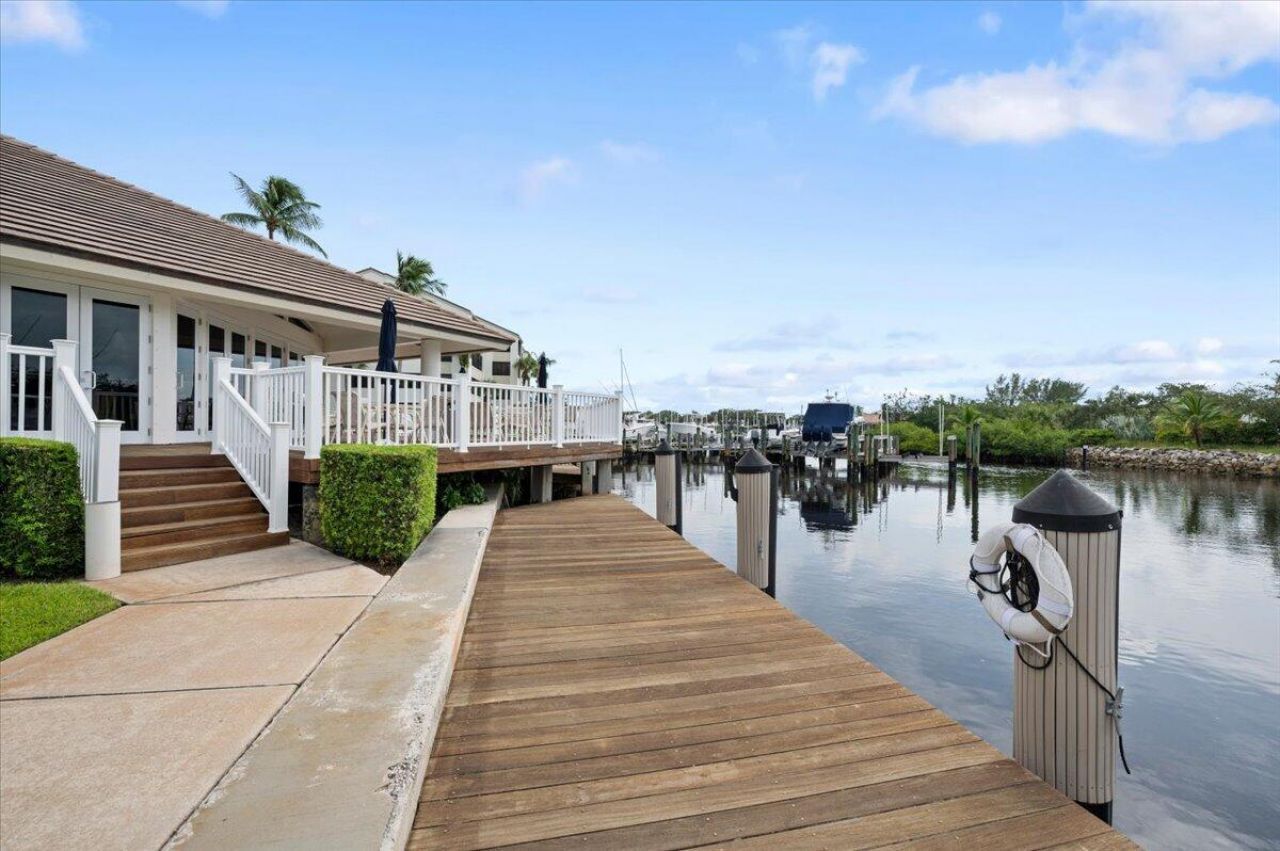 21 Grand Bay Circle, Juno Beach, FL 33408 Photo