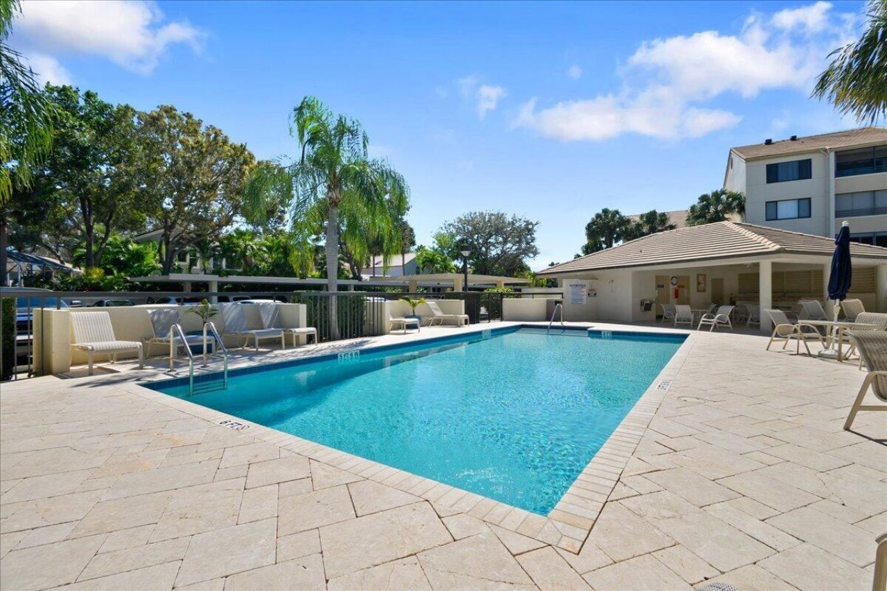 21 Grand Bay Circle, Juno Beach, FL 33408 Photo