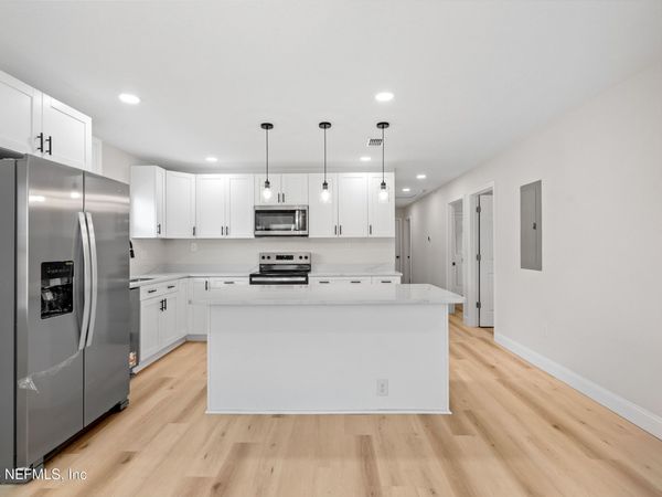 1046 LINE Street, Jacksonville, FL 32209