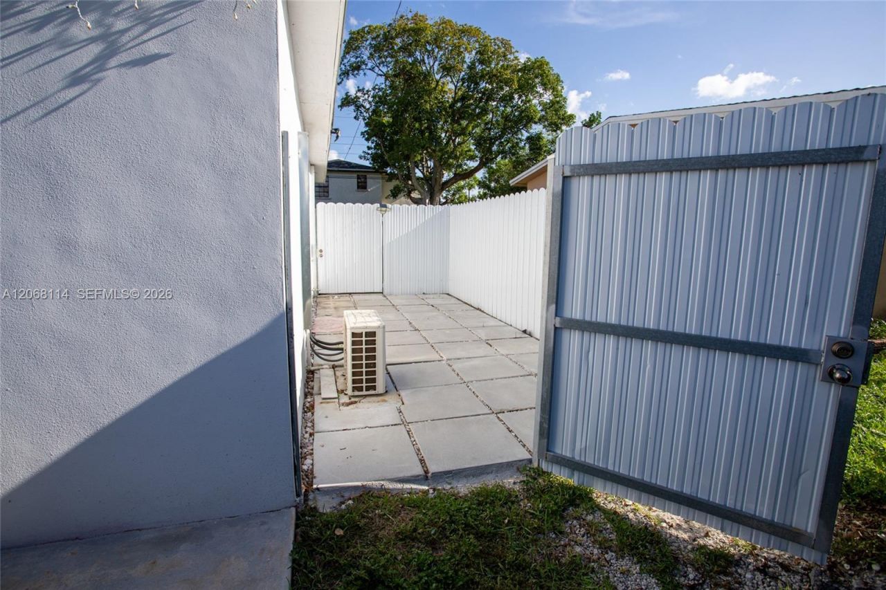 6930 Fillmore St, Hollywood, FL 33024 Photo