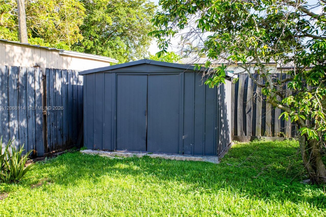 6930 Fillmore St, Hollywood, FL 33024 Photo