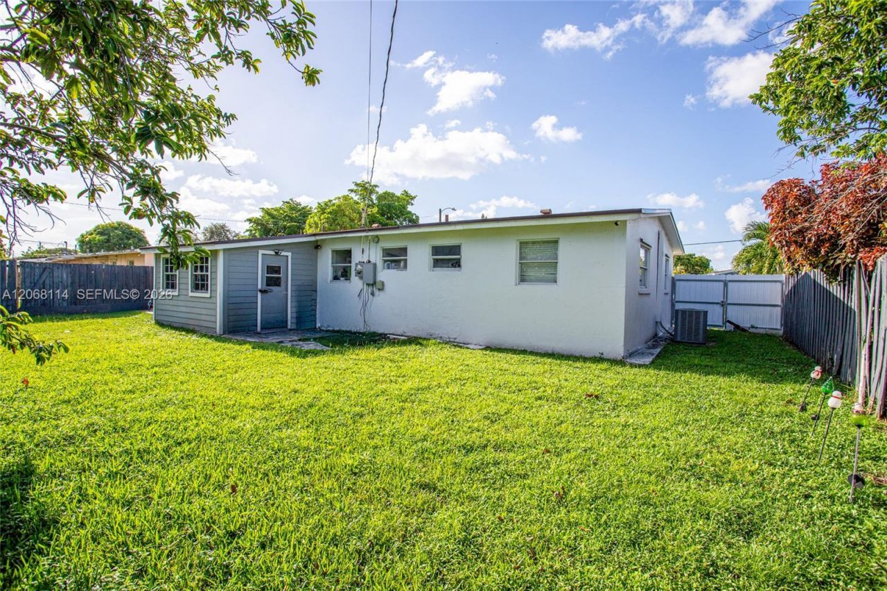 6930 Fillmore St, Hollywood, FL 33024 Photo