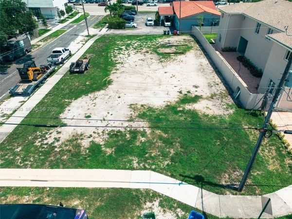 1000 NW 4 Ave , Hallandale Beach, FL 33009