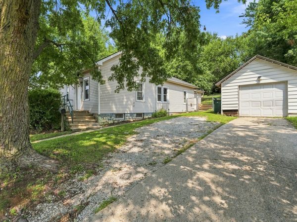 1720 S State Street , Lockport, IL 60441