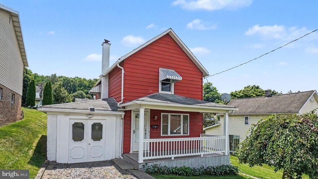 18 GRUVER STREET , NANTICOKE, PA 18634