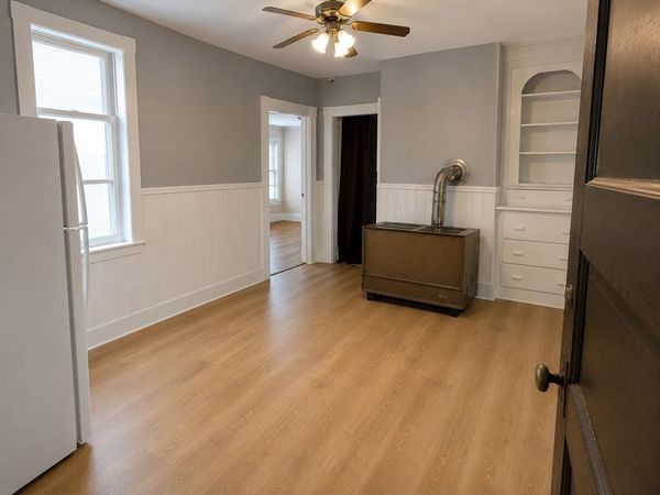18 Bliss St, Unit 1, Dartmouth, MA 02748