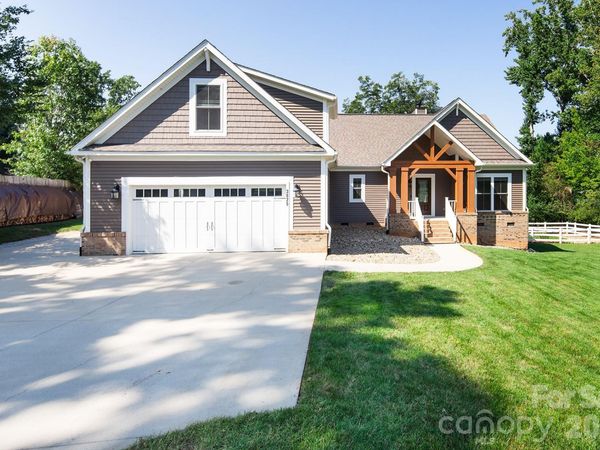 3825 Chevlot Hills Road, Sherrills Ford, NC 28673
