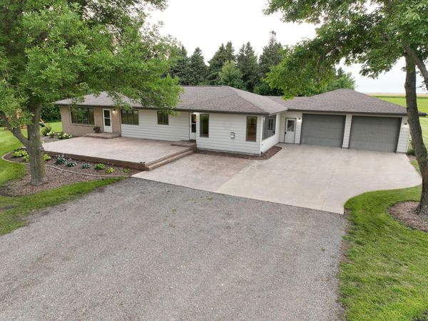 4910 210th Avenue SE, Lake Lillian, MN 56253