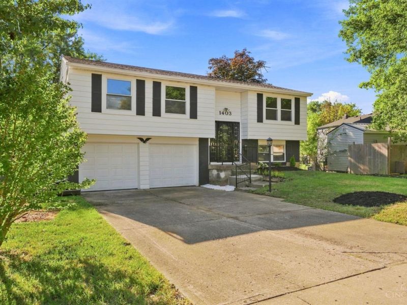 1403 Kingsbury Drive, Forest Park, OH 45240 Photo 2