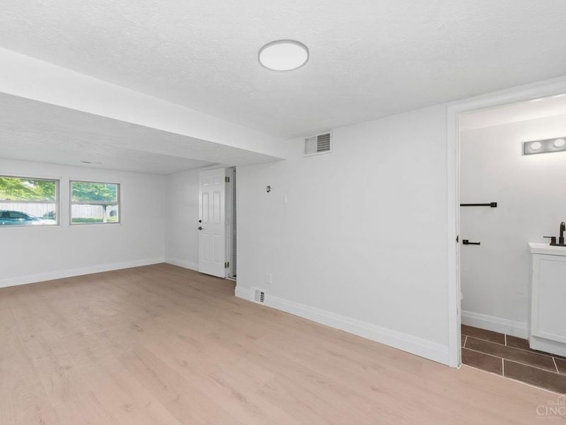 1403 Kingsbury Drive, Forest Park, OH 45240 Photo 28