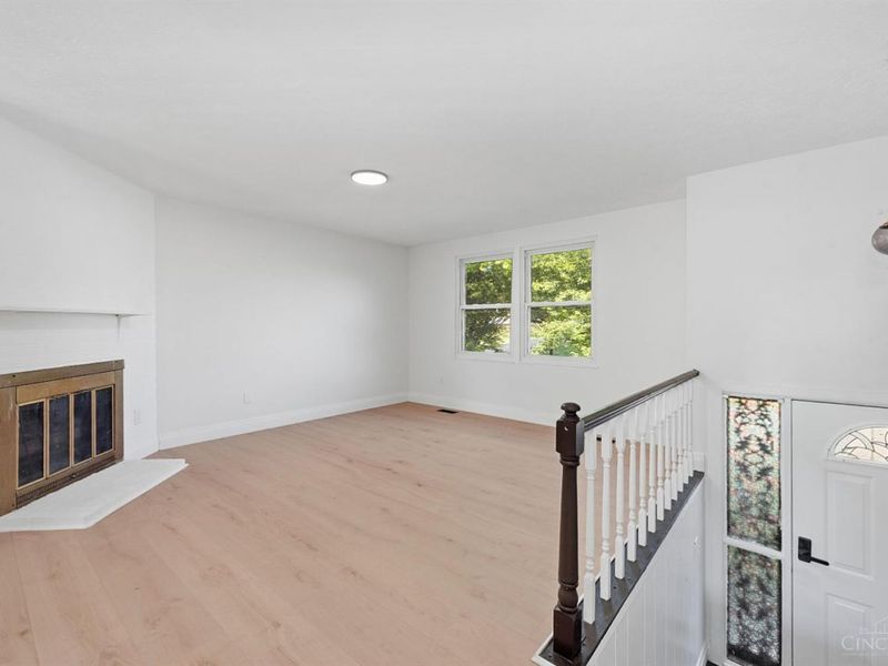 1403 Kingsbury Drive, Forest Park, OH 45240 Photo 5