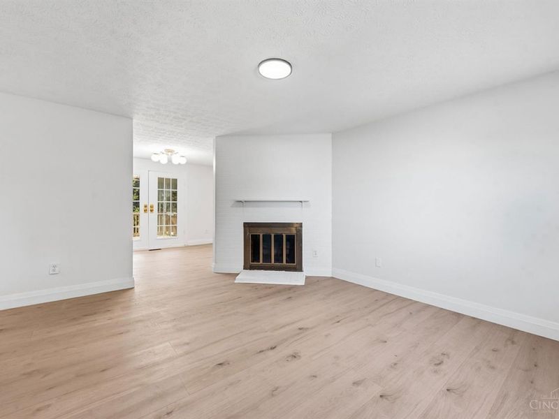 1403 Kingsbury Drive, Forest Park, OH 45240 Photo 6