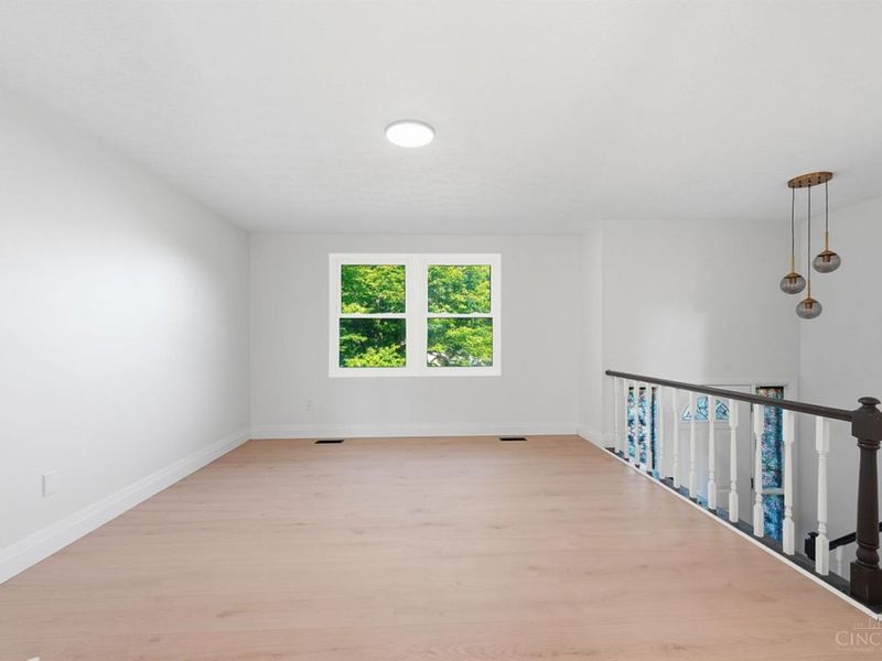 1403 Kingsbury Drive, Forest Park, OH 45240 Photo 9