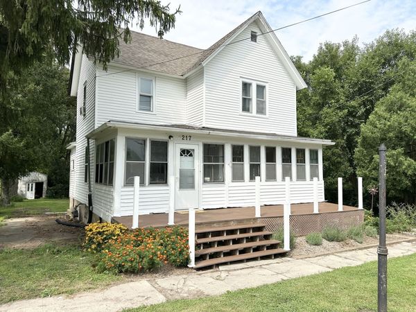 217 E Dorion Street , Beaverville, IL 60912