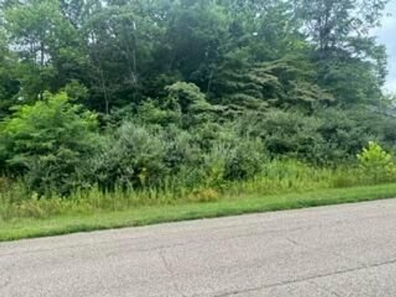 1876 Bent Creek Drive N, Lancaster, OH 43130 Photo 2