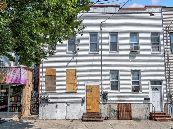 1129 E Tremont Avenue , Bronx, NY 10460