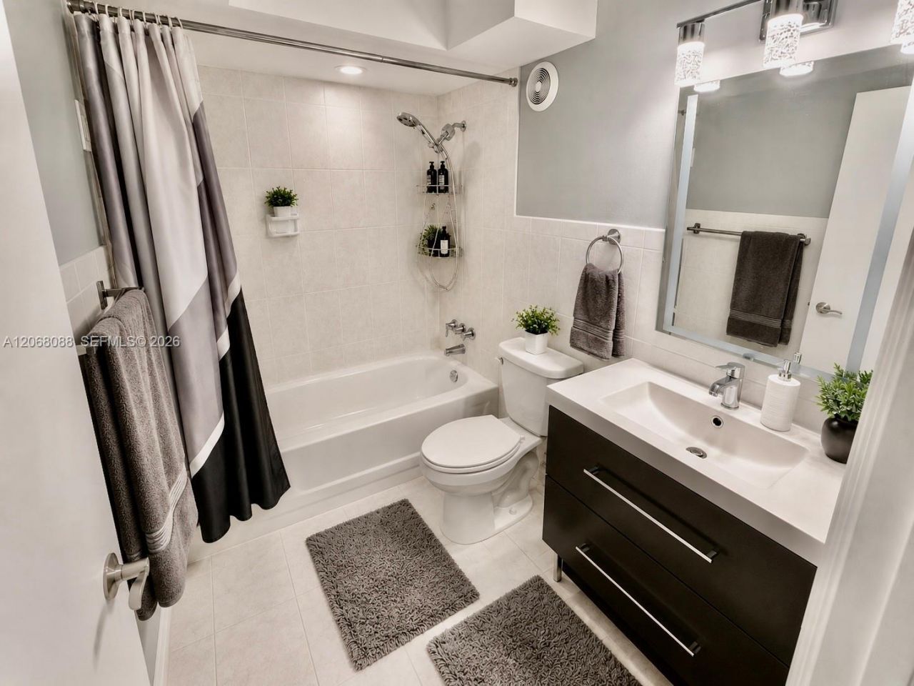 1600 S Ocean Dr , Unit 14F, Hollywood, FL 33019 Photo