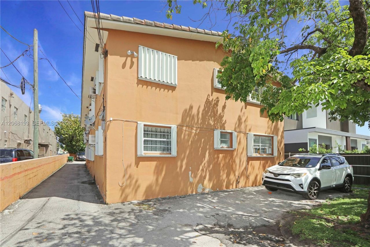 3191 SW 23rd St , Miami, FL 33145 Photo