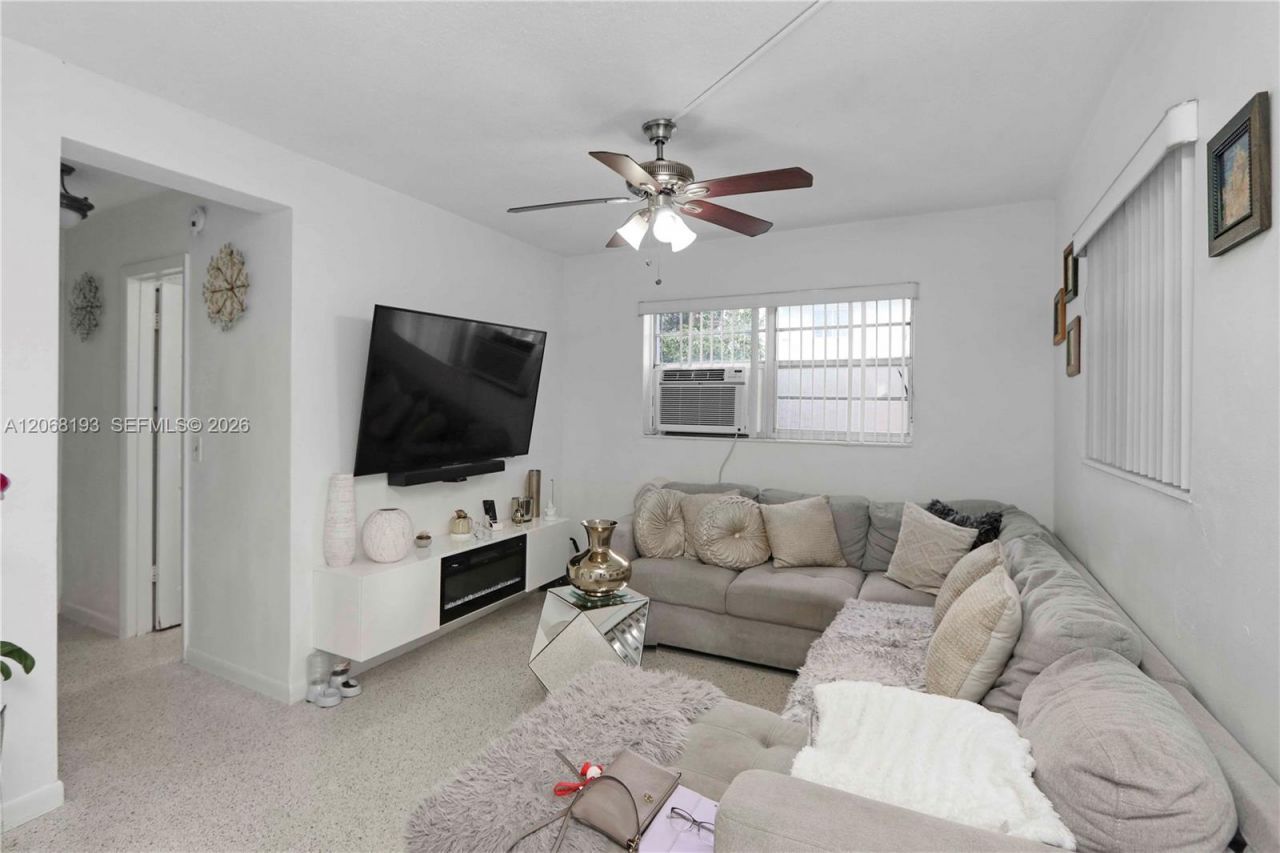 3191 SW 23rd St , Miami, FL 33145 Photo