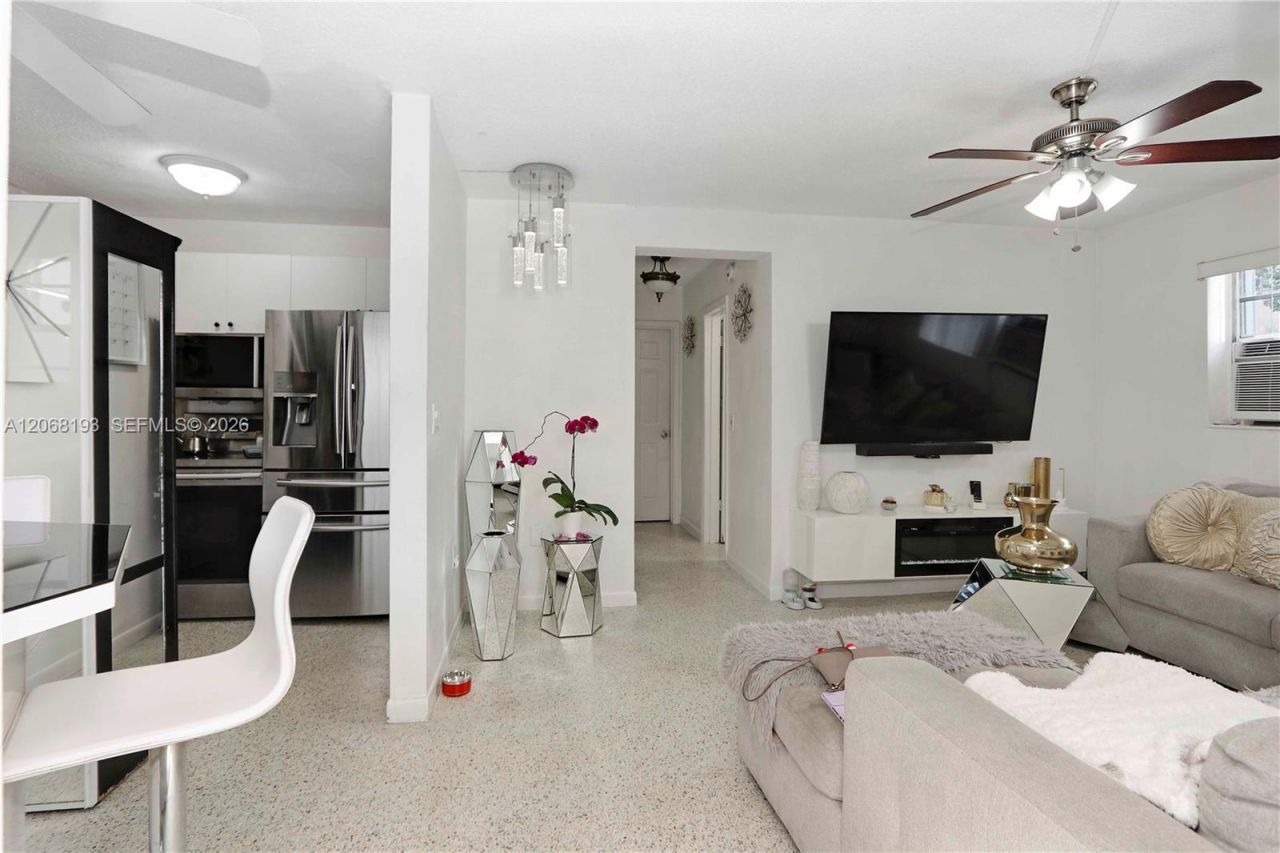 3191 SW 23rd St , Miami, FL 33145 Photo