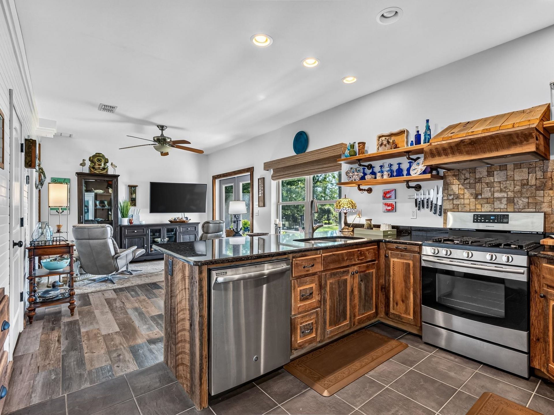 3 Frank Jones Road , Crawfordville, FL 32327 Photo