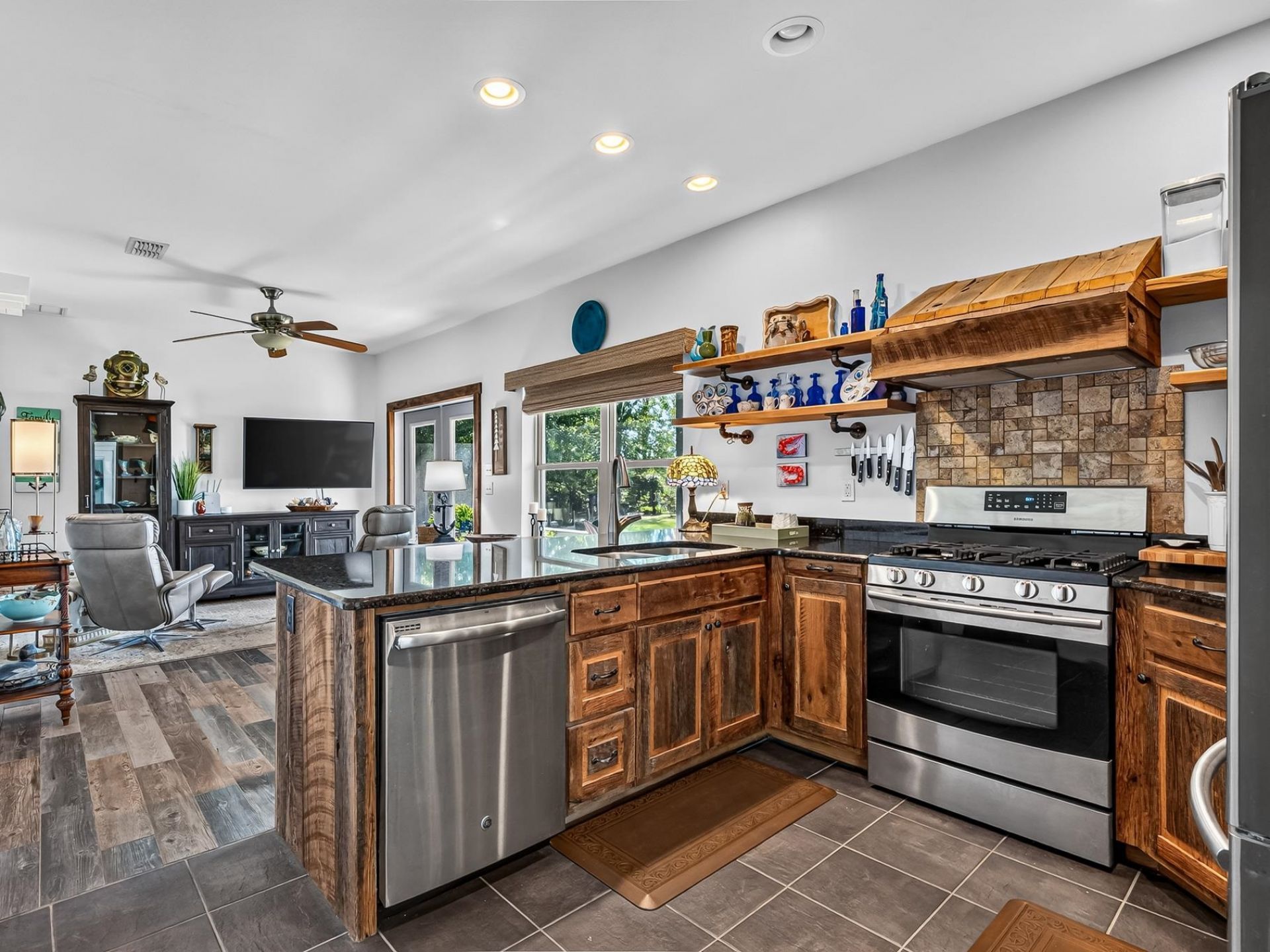 3 Frank Jones Road , Crawfordville, FL 32327 Photo