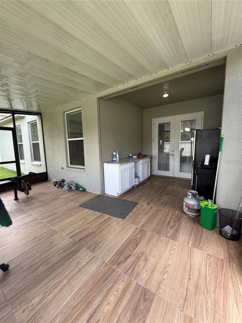 422 Westchester Hills Lane, Valrico, FL 33594 Photo