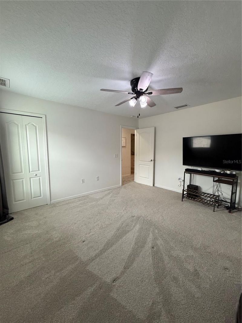 422 Westchester Hills Lane, Valrico, FL 33594 Photo