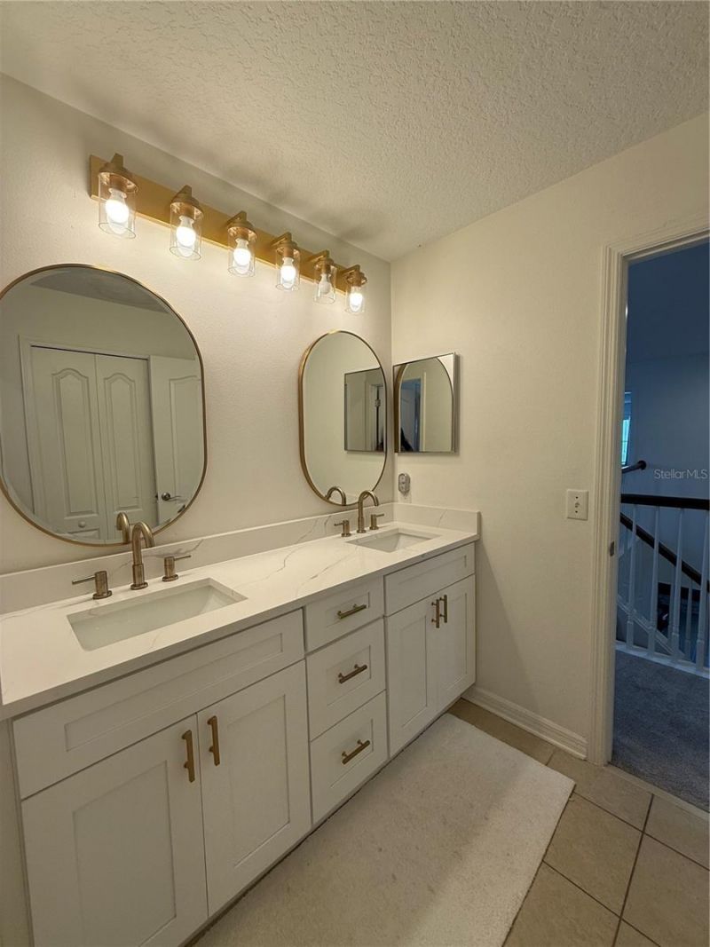 422 Westchester Hills Lane, Valrico, FL 33594 Photo